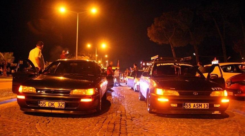 Samsun&rsquo;da Şehitlere Saygı Ve Ter&ouml;re Lanet Konvoyu