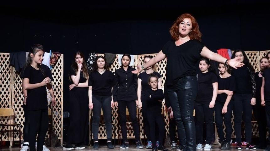 Ana Oğul, Baba Kız Aynı Sahnede