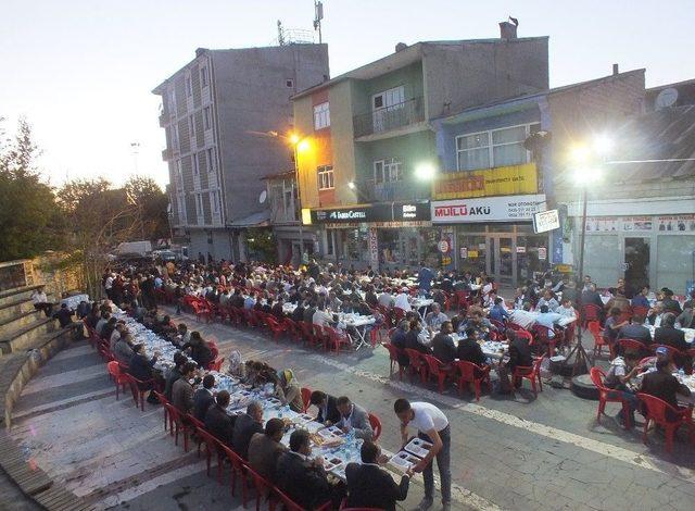 Malazgirt Kardeşlik İftarına Katılım Yüksek Oldu