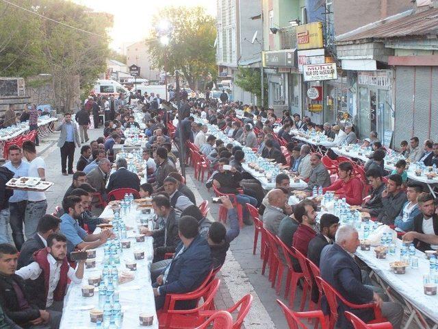 Malazgirt Kardeşlik İftarına Katılım Yüksek Oldu