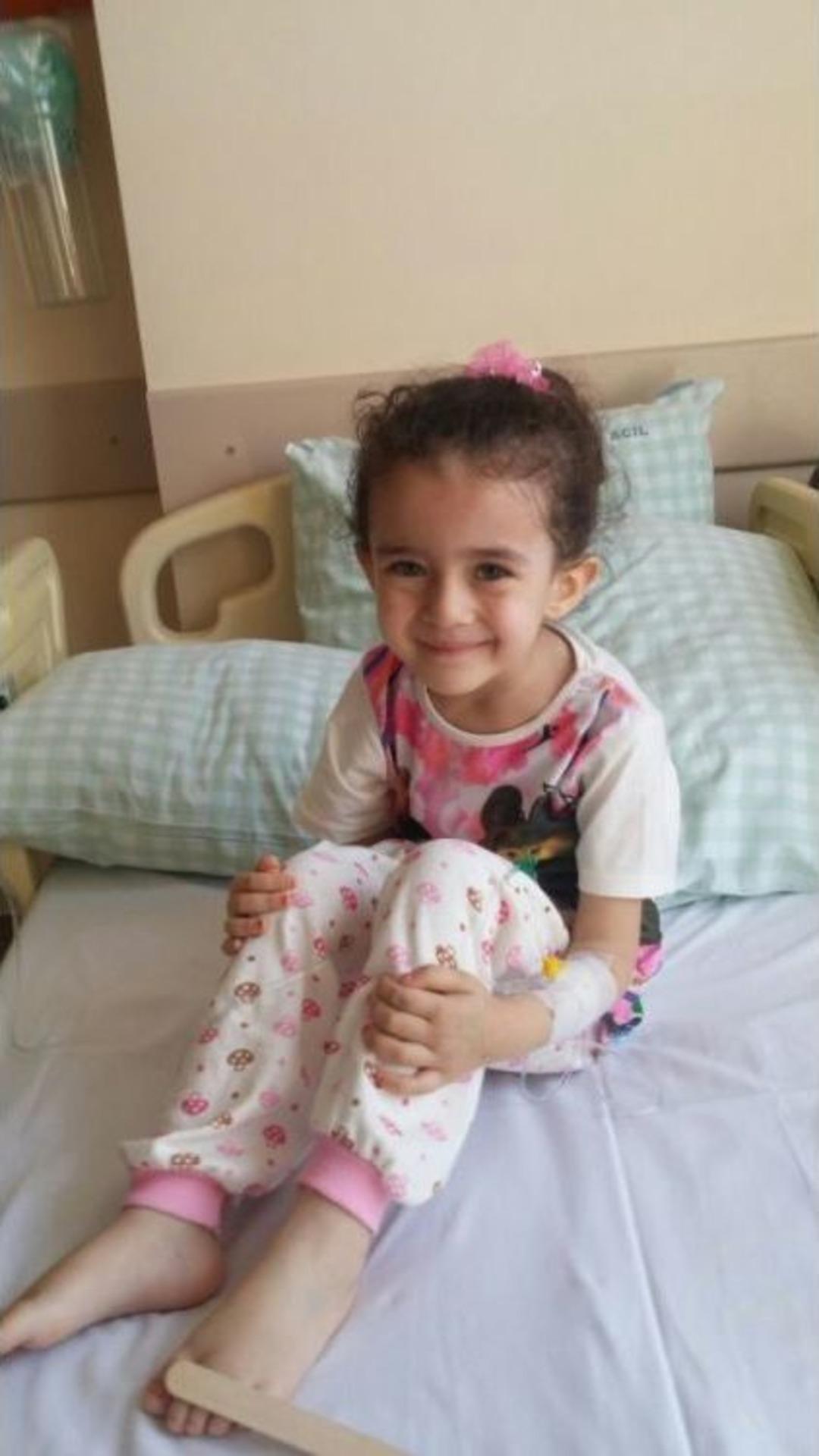 S&uuml;s Tavukları, İlik Kanseri G&uuml;ler İ&ccedil;in Satıldı