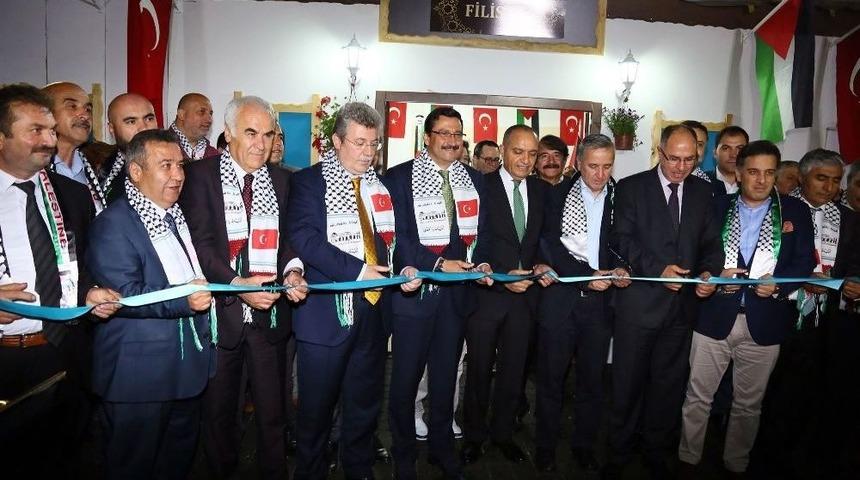 Ke&ccedil;i&ouml;ren&rsquo;de "filistin Gecesi"