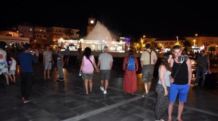 Su Gösterileri Ilgi Çekiyor