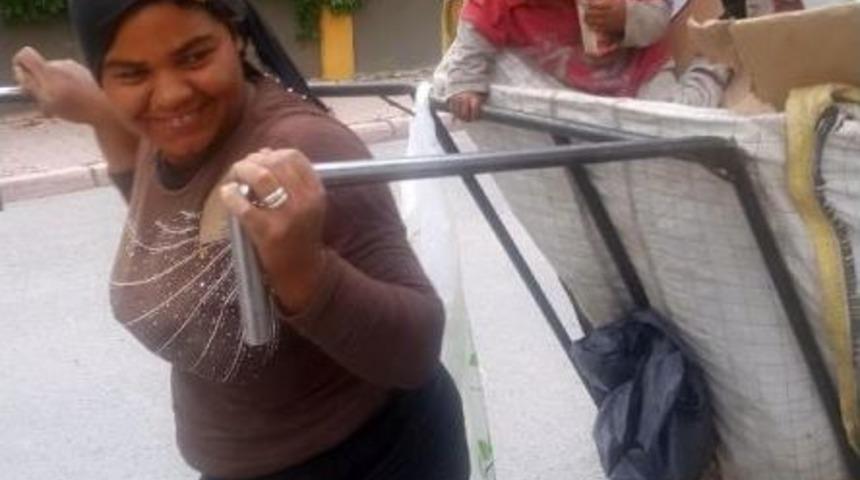 Roman Şinasi’Nin 'bebek Arabası'