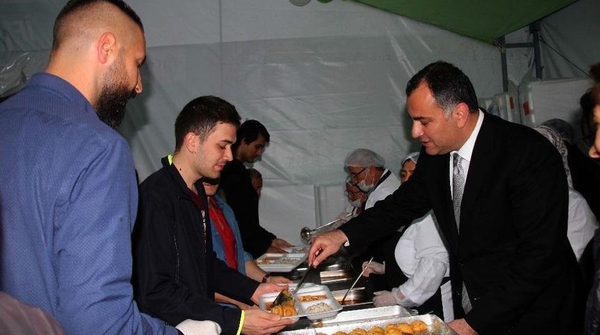 Selvi Kılıçdaroğlu İftar Çadırında Çankayalılarla Buluştu