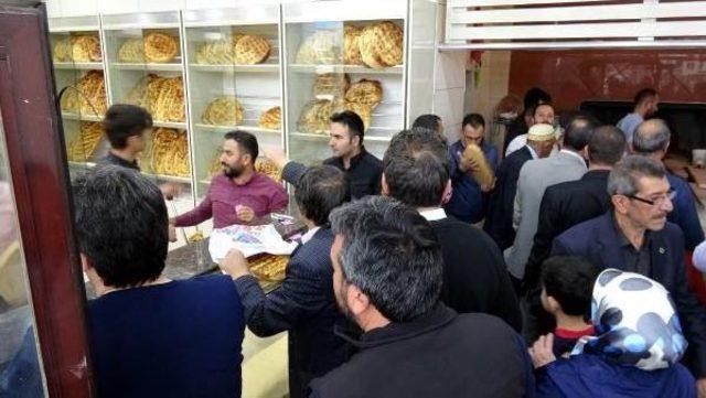 Erzurum'da Iftar Öncesi Uzayan Kuyruklar