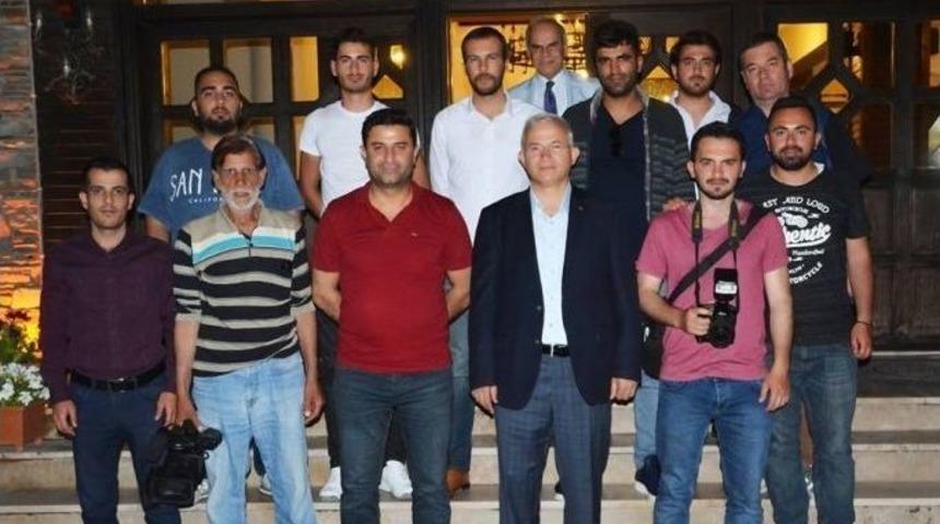 Başkan G&ouml;rmez&rsquo;den İftarda &lsquo;ekmek&rsquo; Mesajı
