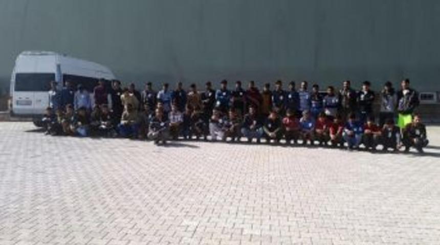 15 Kişilik Minib&uuml;ste 50 Ka&ccedil;ak Yakalandı