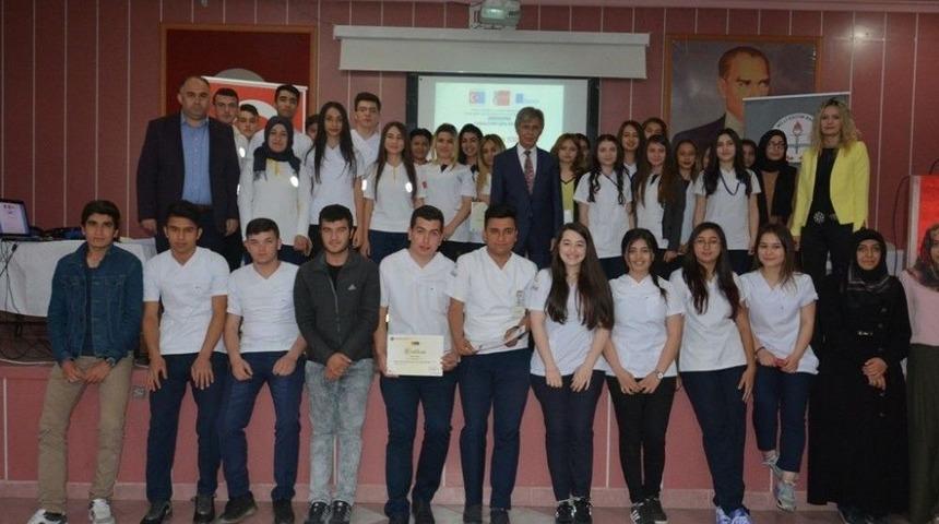 Avrupa’da Staj Yapan Öğrenciler Sertifikalarını Aldı