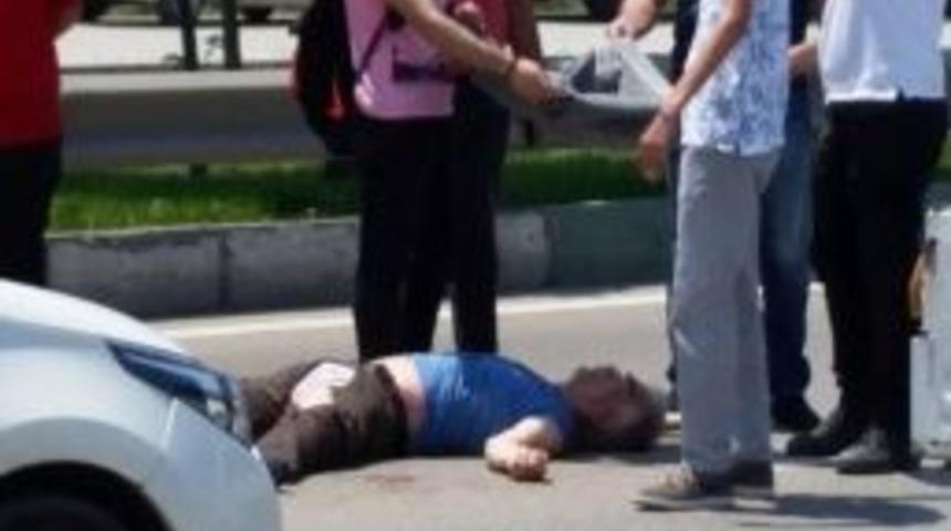 Kırmızı Işıkta Ge&ccedil;tiği İddia Edilen S&uuml;r&uuml;c&uuml; Bisiklete &Ccedil;arptı