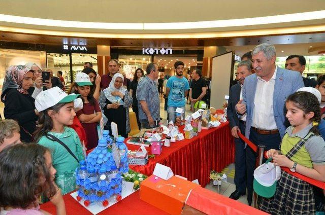 Minik Mucitlerin Atık Malzemelerden Elde Ettiği Projeler Büyük İlgi Gördü