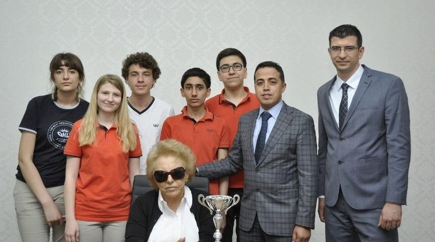 Gkv&rsquo;li T&uuml;rkiye Şampiyonları N&uuml;ket Ersoy&rsquo;la Buluştu