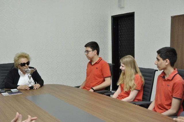 Gkv&rsquo;li T&uuml;rkiye Şampiyonları N&uuml;ket Ersoy&rsquo;la Buluştu 1