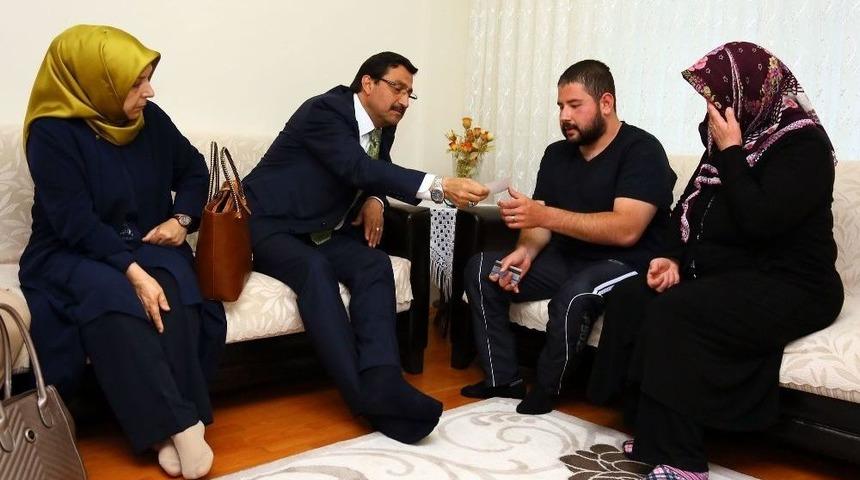 Başkan Ak&rsquo;tan S&uuml;rpriz Ev Ziyareti