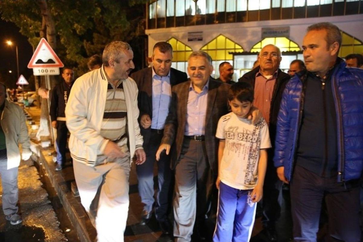 Başkan B&uuml;y&uuml;kkılı&ccedil; H&uuml;rriyet Mahallesi Halkı İle Bir Araya Geldi