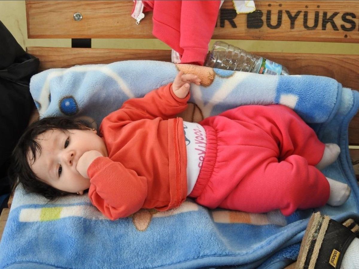 &Ccedil;eşme&rsquo;de 116 Ka&ccedil;ak G&ouml;&ccedil;men Yakalandı