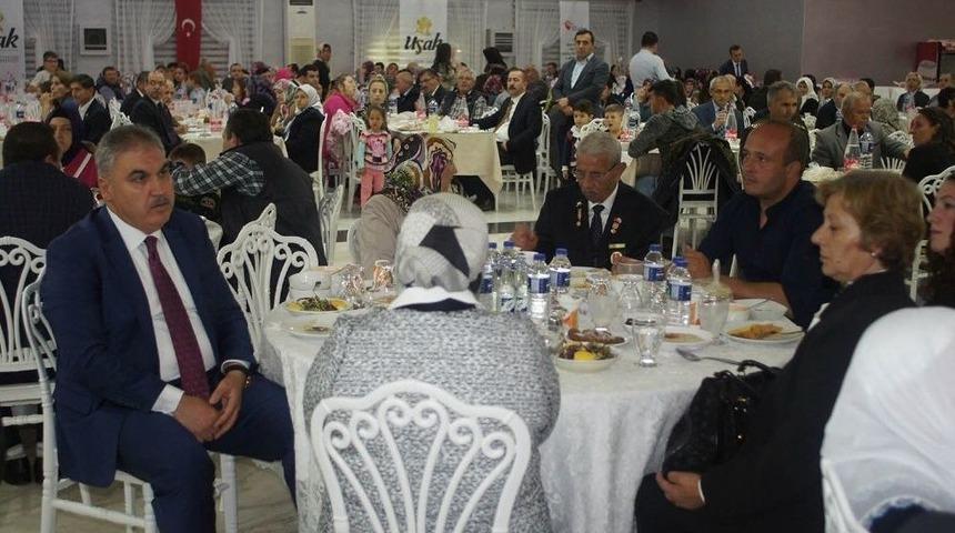 Vali Okur: "sizin Bir Merhabanız Bize &Ccedil;ok Şeyler İfade Ediyor"