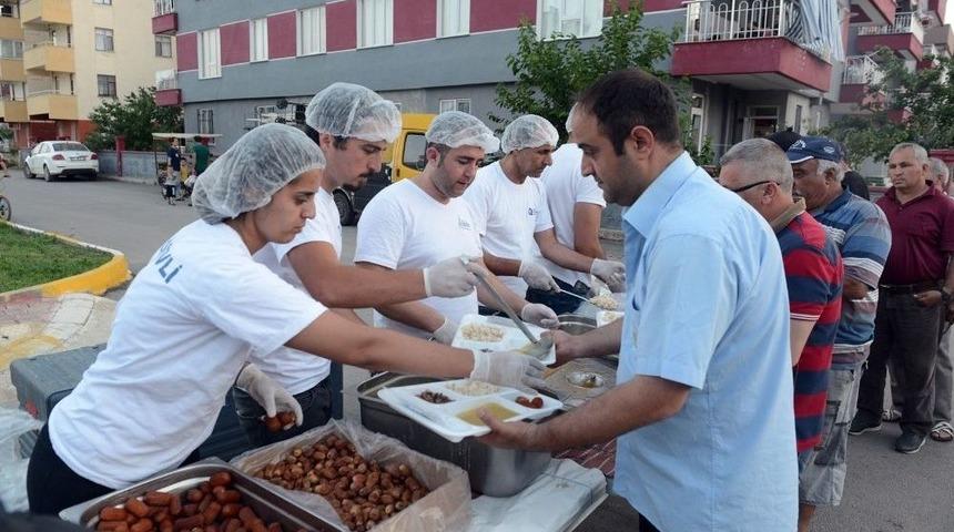 B&uuml;y&uuml;kşehir İftar Sofrası Altınova Ve Meydan Kavağı&rsquo;nda Kuruldu