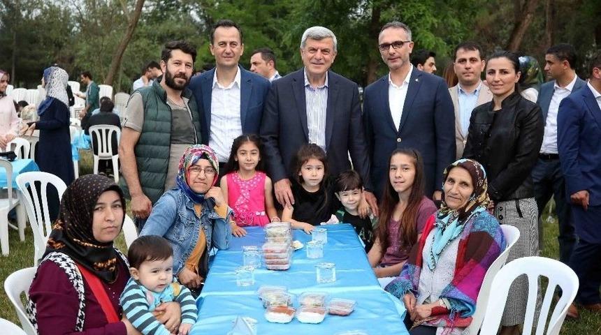 Başkan Karaosmanoğlu, Geleceğin Dahileriyle İftar Yaptı