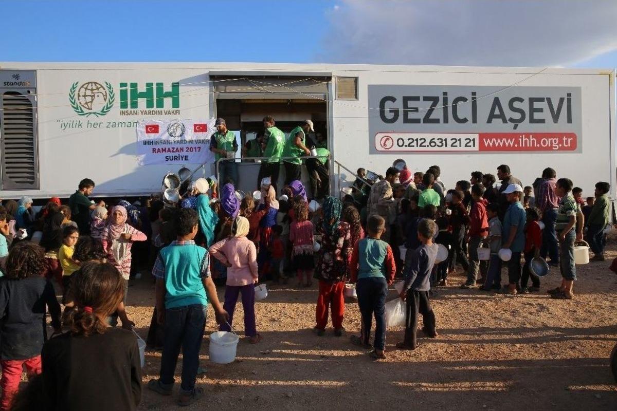 İhh&rsquo;dan Suriye&rsquo;de Her G&uuml;n 50 Bin Kişiye İftar