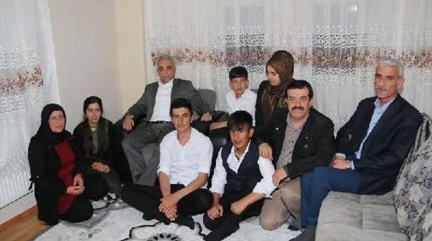 Hakkari Valisi'nden Şehit Ailesine Iftar Ziyareti