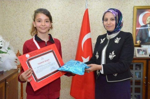 Çeşitli Spor Dallarında Türkiye Derecesi Yapan Öğrencilerden İl Milli Eğitim Müdürü Durmuş’a Ziyaret