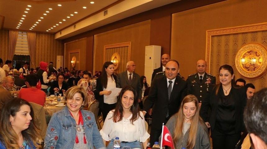 Şehit Aileleri İ&ccedil;in İftar