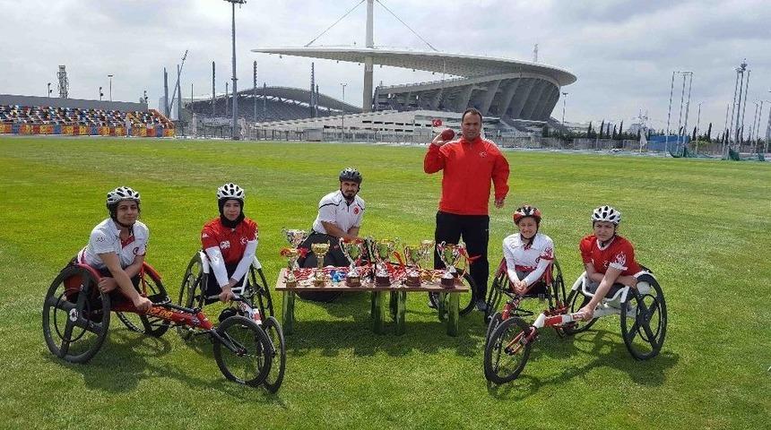 Paris&rsquo;teki Grand Prix&rsquo;e Engelli Sporcular Damgasını Vurdu