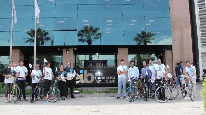 İzmir&rsquo;in Şampiyonluğu İ&ccedil;in 10 Bin 380 Kilometre Pedal &Ccedil;evirdiler