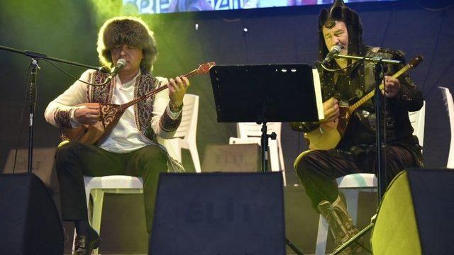 Yunusemre’de ’dombra’ Rüzgarı