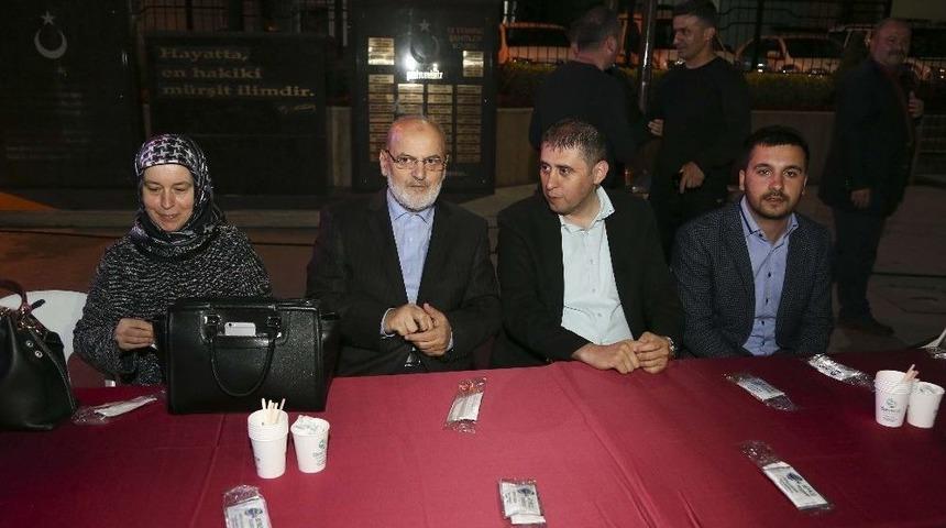 Gecenin Bereketi Belediyenin Sahur Sofrasında Yaşandı