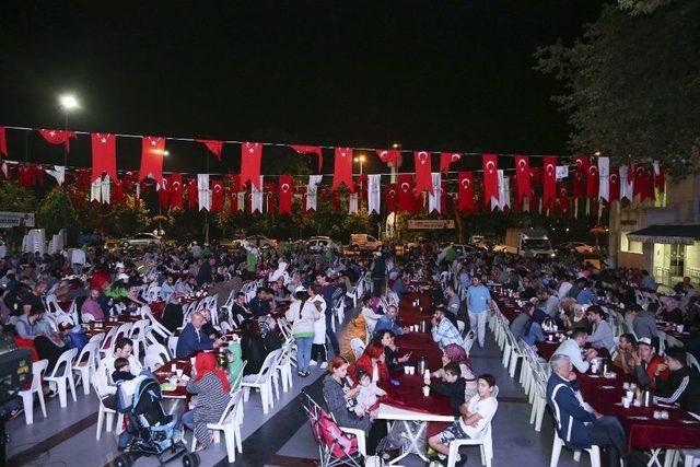 Gecenin Bereketi Belediyenin Sahur Sofrasında Yaşandı 2
