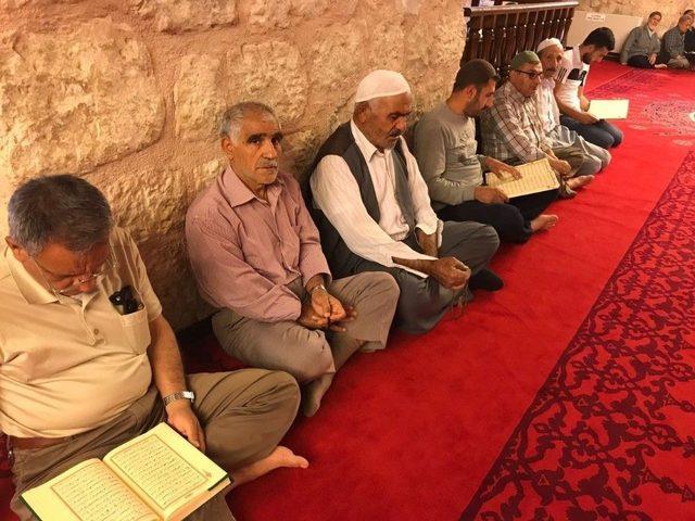 Siirt Ulu Camii’nde Mukabele Okutuluyor