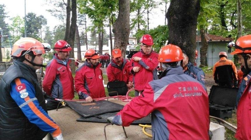 Afad&rsquo;tan, Tbmm Sivil Savunma Ekibine &lsquo;doğal Afetlerde Arama Kurtarma&rsquo; Eğitim