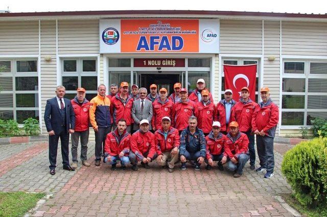 Afad’tan, Tbmm Sivil Savunma Ekibine ‘doğal Afetlerde Arama Kurtarma’ Eğitim