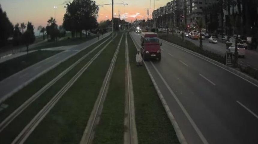 Tramvayda Namaz Kılarak G&uuml;ndem Olmuştu, Başı Belaya Girdi