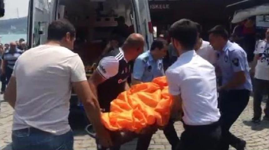 Beşiktaş'ın Tekneli Kutlamasında Kaza; 2 Yaralı (1)