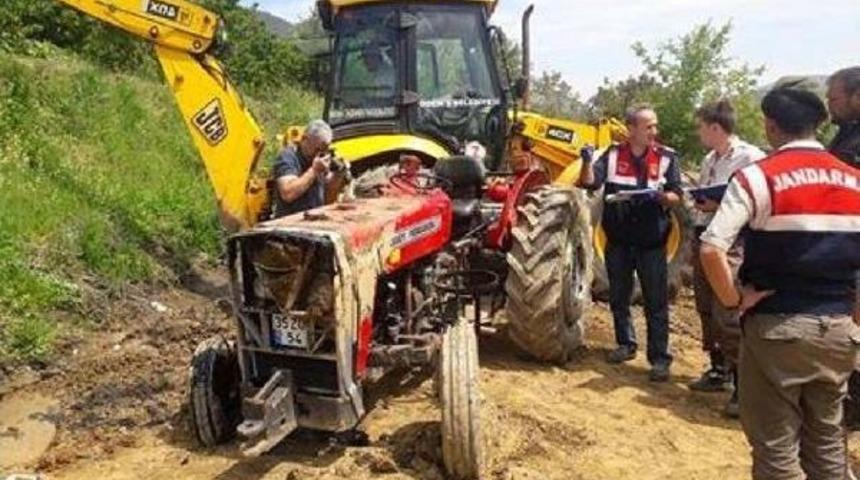 Devrilen Trakt&ouml;r&uuml;n Altında Kalan &Ccedil;ift&ccedil;i &Ouml;ld&uuml;