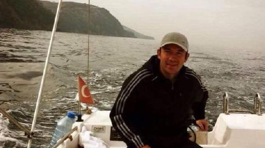 Fotoğraf/beşiktaş'ın Tekneli Kutlamasında Kaza; 2 Yaralı