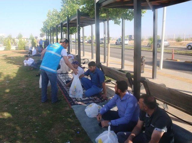 Haliliye Belediyesi, Hasta Yakınlarını İftar Yemeği Dağıttı 1