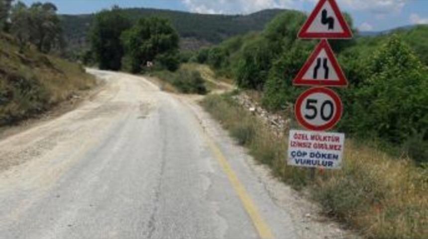 Yol Kenarındaki Tehdit Levhaları Tepki &Ccedil;ekti