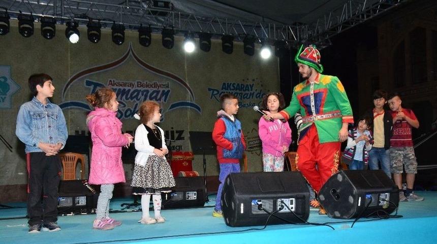 Hacivat Ve Karag&ouml;z Ramazan Sokağına Renk Katıyor