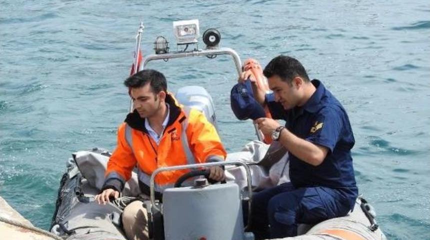 &Ccedil;eşme'de Denizde Bir M&uuml;ltecinin Cesedi Bulundu