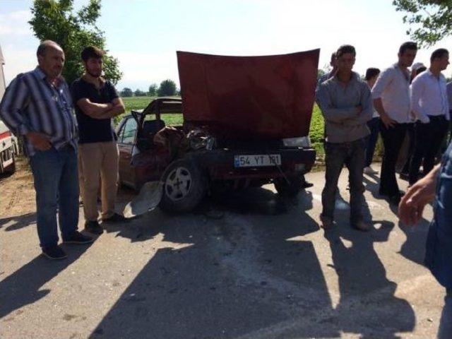 Otomobille Çarpışıp Dereye Uçan Araçtaki Hemşire Öldü, Eşi Yaralandı