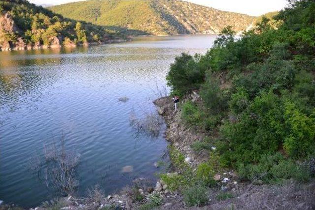 Erbaa'da, Baraj Gölü Kıyısında Erkek Cesedi Bulundu