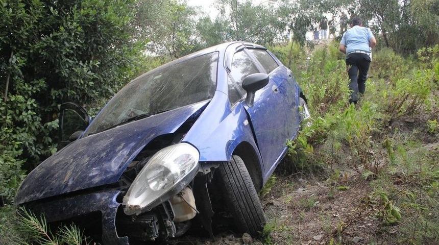 7 Kişilik Ailenin Bulunduğu Otomobil Şarampole U&ccedil;tu: 6 Yaralı