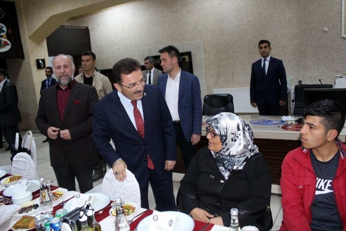 Emniyet Genel M&uuml;d&uuml;r&uuml; Altınok, Şehit Aileleri Ve Gazilerle İftarda Buluştu