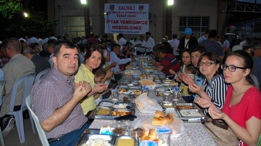 Salihli Şof&ouml;rler Odası&rsquo;ndan İftar