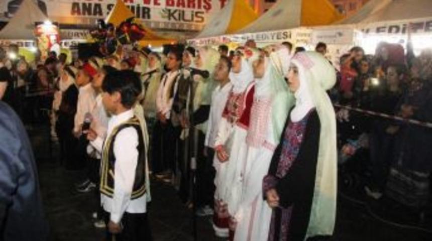 Suriyeli Yetim &Ccedil;ocuklar İlahiler Okudu