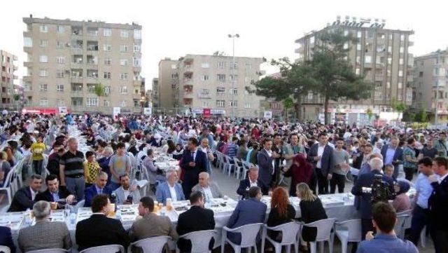 İçişleri Bakanı Soylu, Mardin'de Esnafı Ziyaret Etti (2)